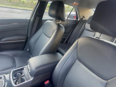 2022 Chrysler 300 Touring L AWD