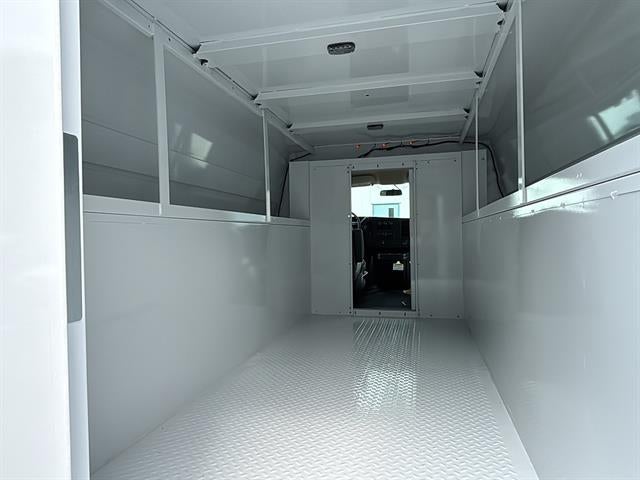 2026 GMC Savana Cutaway 3500 1WT