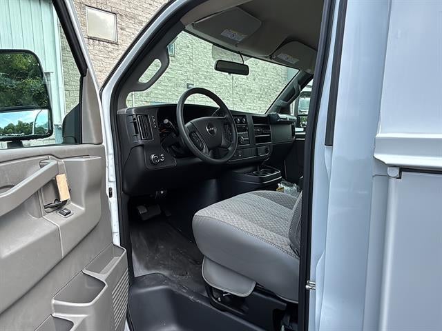 2026 GMC Savana Cutaway 3500 1WT