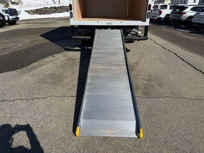 2026 GMC Savana Cutaway 3500 1WT