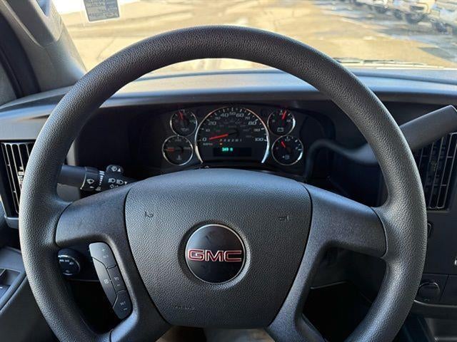 2026 GMC Savana Cutaway 3500 1WT