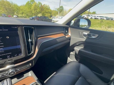 2021 Volvo XC60 T5 Momentum