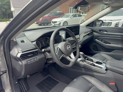 2025 Nissan Altima SR FWD