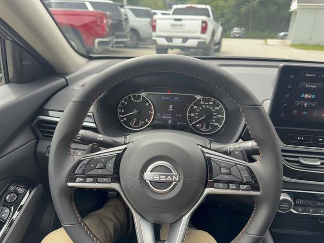 2025 Nissan Altima SR FWD