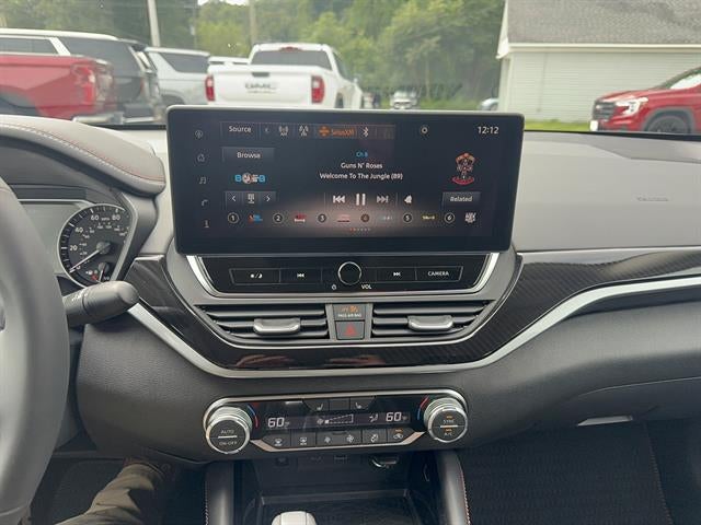 2025 Nissan Altima SR FWD