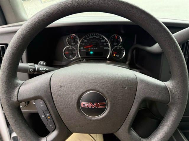 2026 GMC Savana Cutaway 3500 1WT