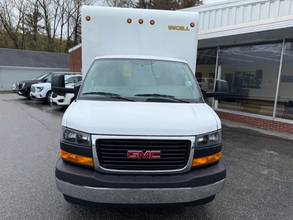2026 GMC Savana Cutaway 3500 1WT