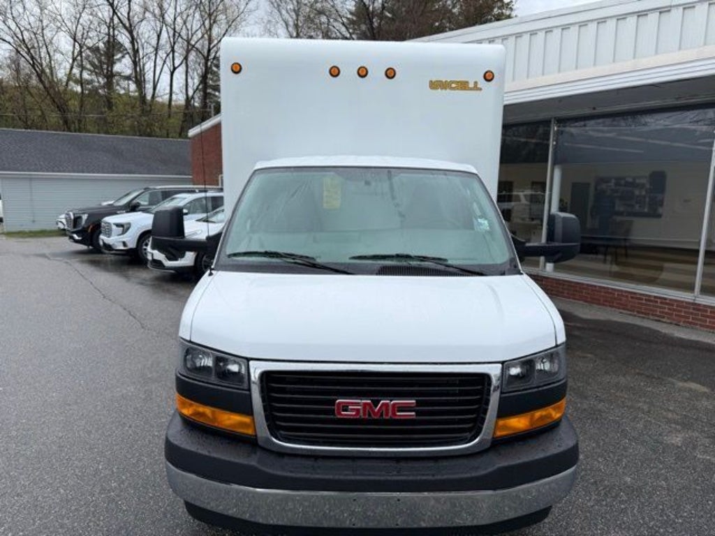 2026 GMC Savana Cutaway 3500 1WT