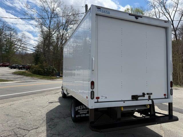 2026 GMC Savana Cutaway 3500 1WT