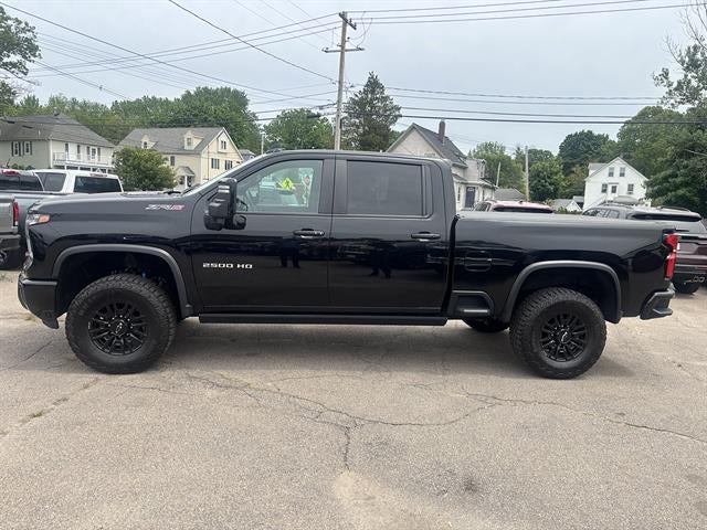 2025 Chevrolet Silverado HD ZR2 4WD Crew Cab Standard Box's photo