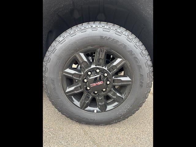 2026 GMC Sierra 2500HD AT4 - Photo 8