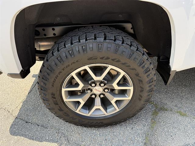 2022 GMC Canyon 4WD AT4 w/Leather